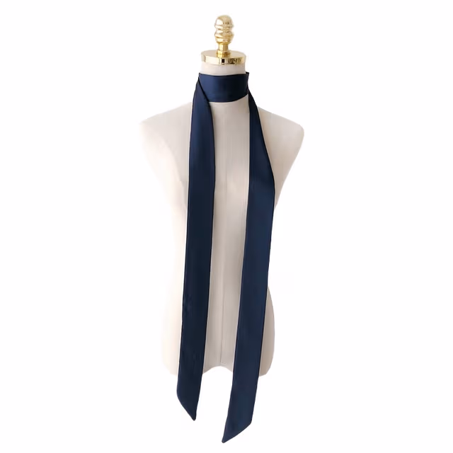100% Mullbärssilke Lång Smal Scarf - Mångsidig Accessoar för Alla Tillfällen Blue