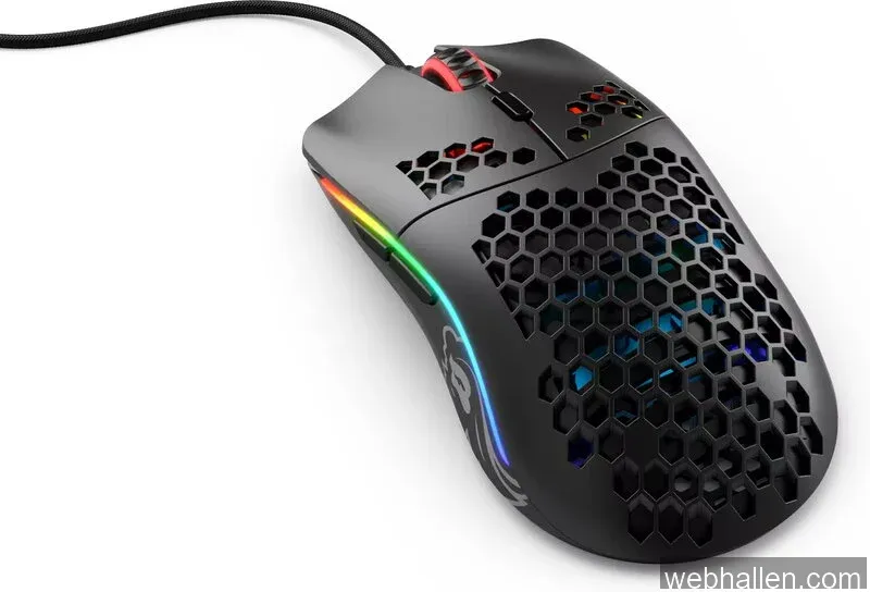 Glorious Model O gamingmus, svart