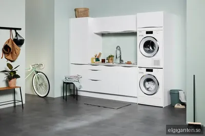 Epoq Gloss White vitrinlucka till köket 30x92