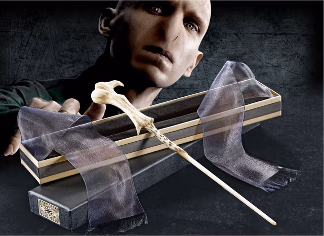 Harry Potter Lord Voldemort's Wand in Ollivanders Box